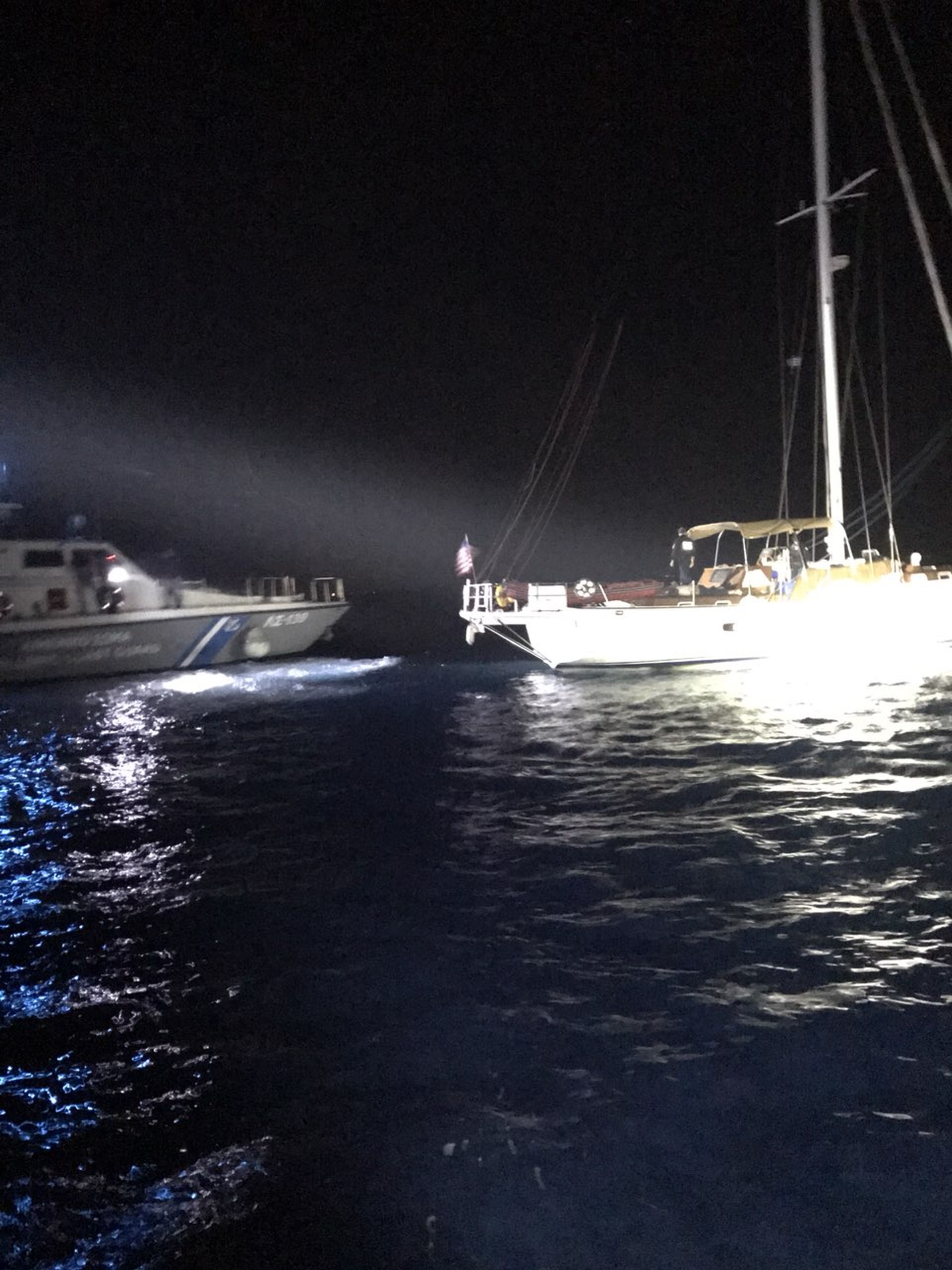 Οκτώ συλλήψεις για διακίνηση 119 μεταναστών στην Κουρούτα Ηλείας (φωτογραφίες – βίντεο)-1