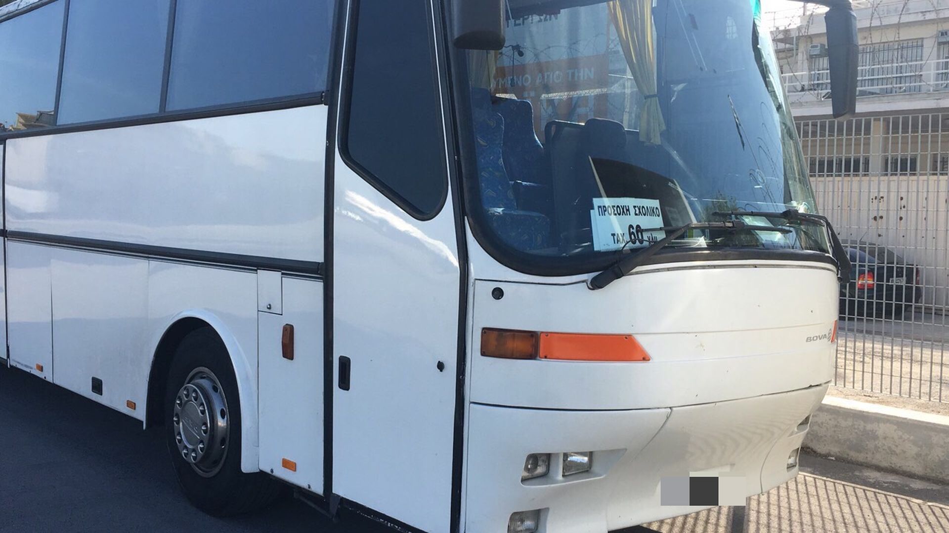 Οκτώ συλλήψεις για διακίνηση 119 μεταναστών στην Κουρούτα Ηλείας (φωτογραφίες – βίντεο)-3