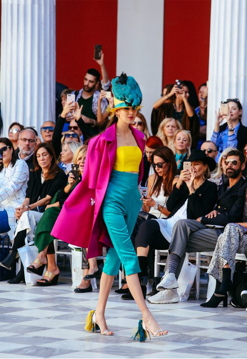 Ωδή στην χρυσή δεκαετία των 90s το φαντασμαγορικό σόου του Βασίλη Ζούλια-5