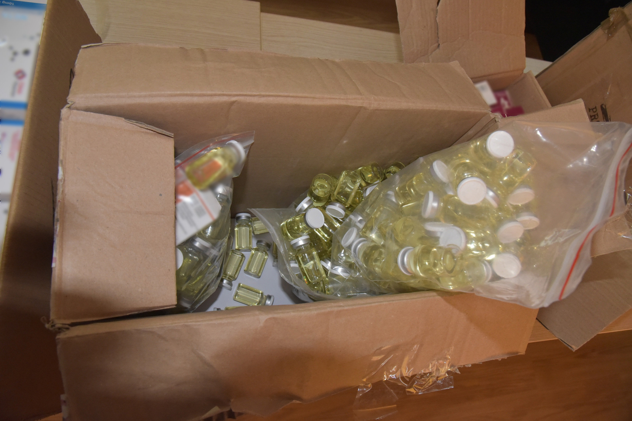 Συνελήφθησαν 11 Έλληνες μέλη διεθνούς κυκλώματος παραγωγής και διακίνησης αναβολικών (φωτογραφίες)-3