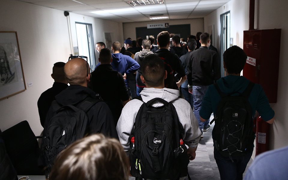 Μαθητές και φοιτητές εισέβαλαν στο γραφείο του Γαβρόγλου (φωτογραφίες – βίντεο)-4