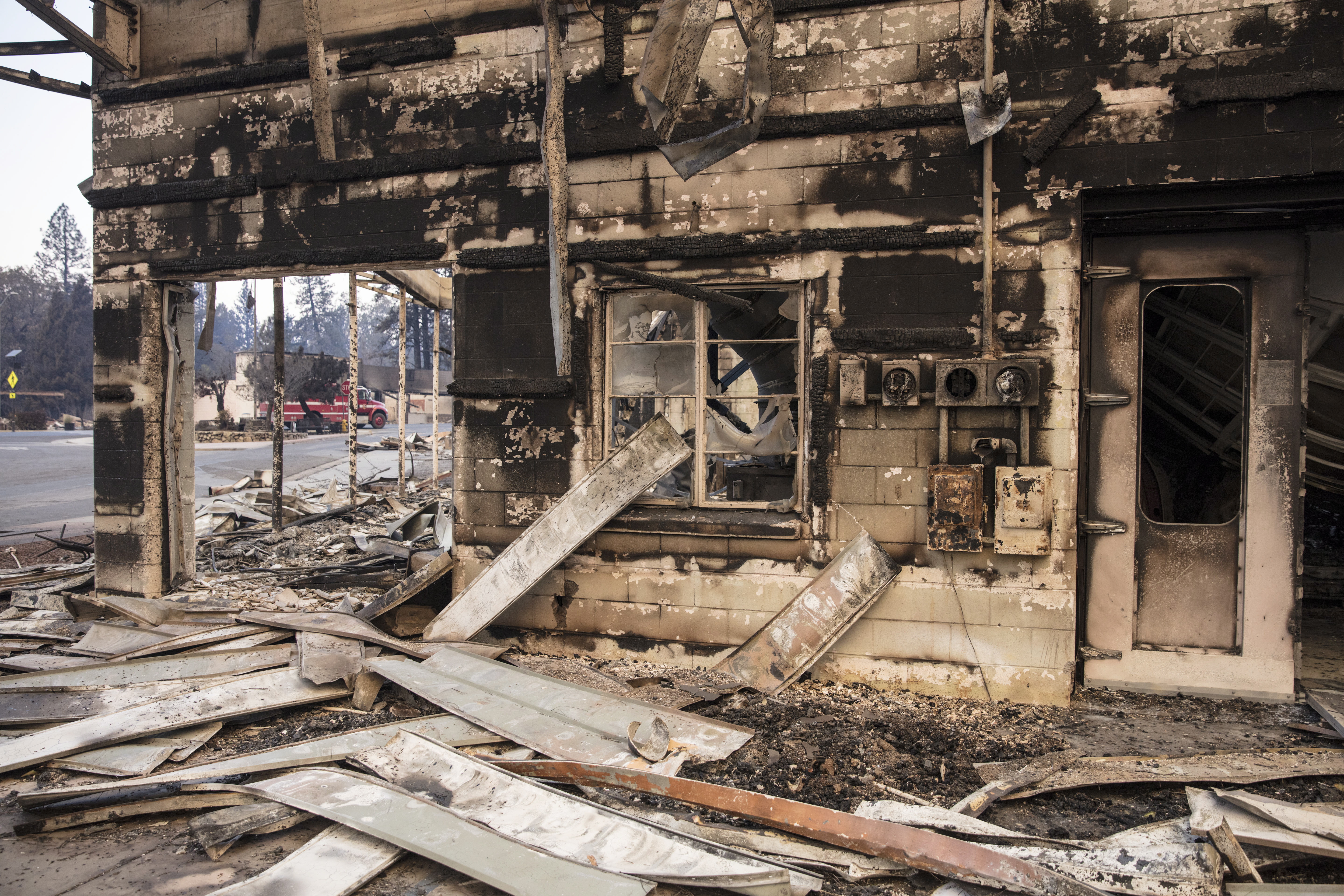 Τουλάχιστον 31 νεκροί από την πύρινη λαίλαπα της Καλιφόρνια-1