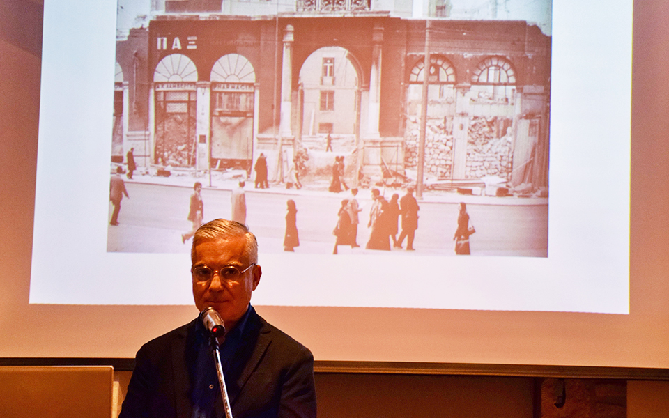 Ο δημοσιογράφος Νίκος Βατόπουλος ακονίζει το βλέμμα μας στην πόλη-1