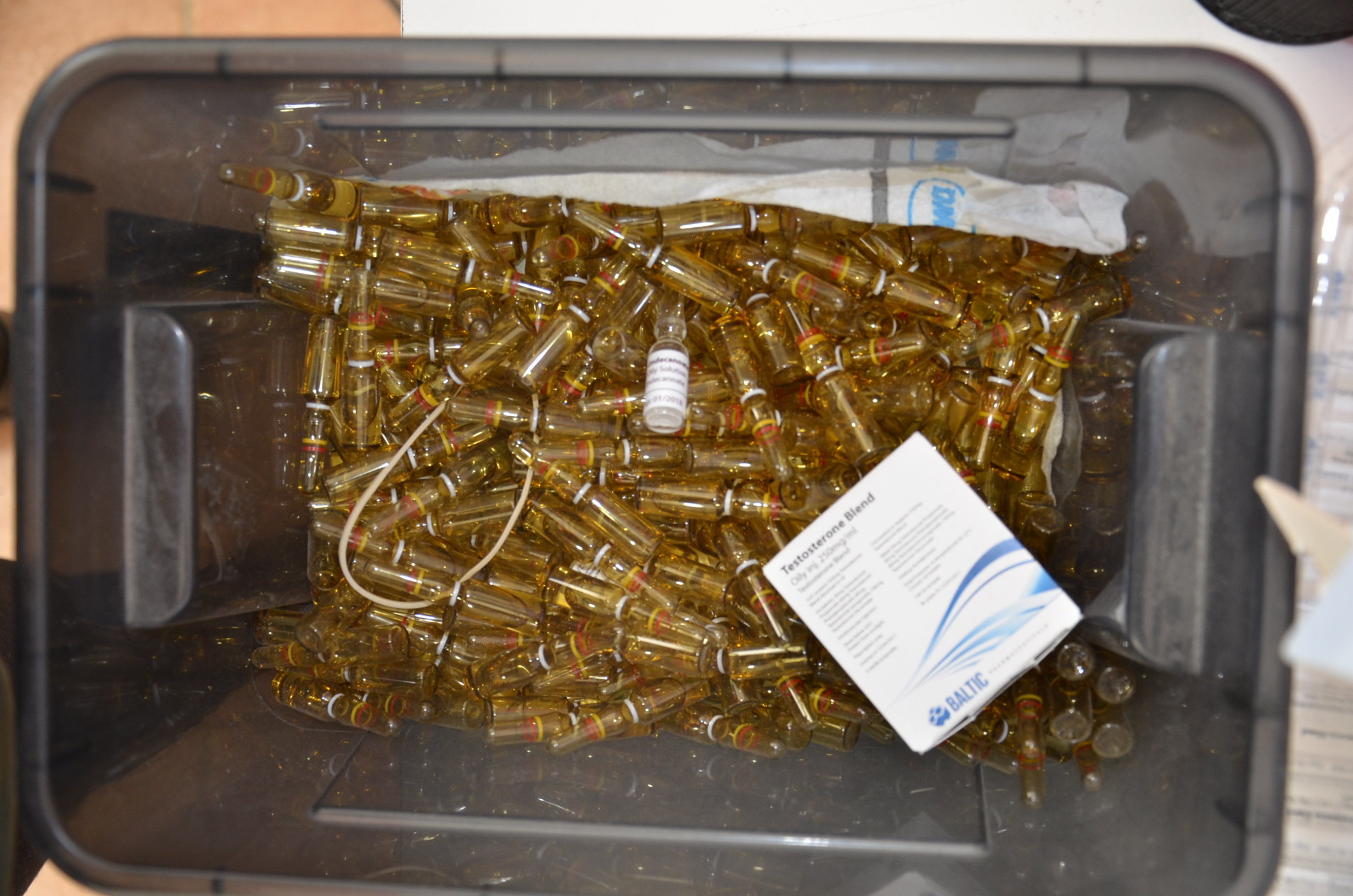 Στα άδυτα εργαστηρίων παραγωγής αναβολικών-2