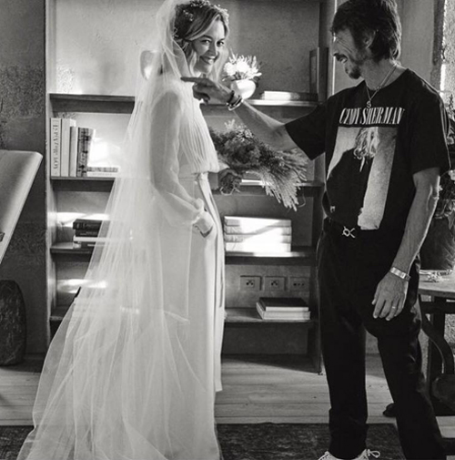 Πρέπει να δεις το chic νυφικό της κόρης του billionaire ιδιοκτήτη των Zara-4