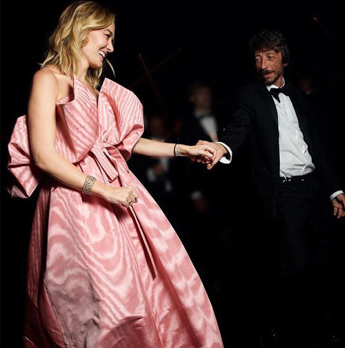 Πρέπει να δεις το chic νυφικό της κόρης του billionaire ιδιοκτήτη των Zara-7