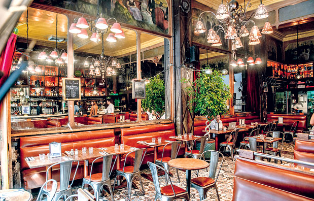 Παρίσι: Ο Μαιγκρέ μένει ακόμα εδώ-5