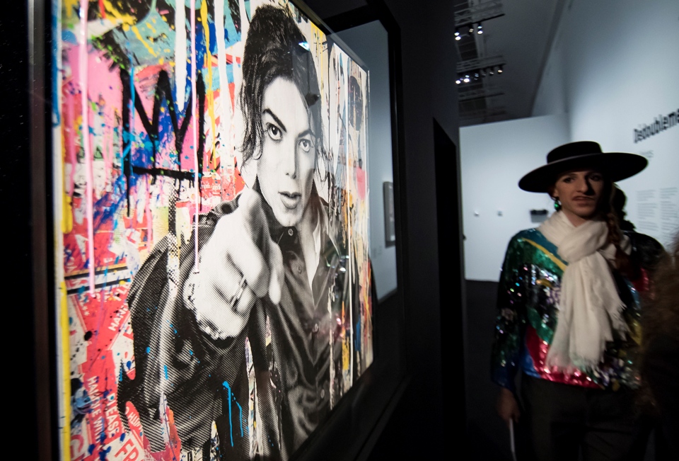 O Μάικλ Τζάκσον όπως τον «είδαν» ο Γουόρχολ και άλλοι καλλιτέχνες  (φωτογραφίες)-1