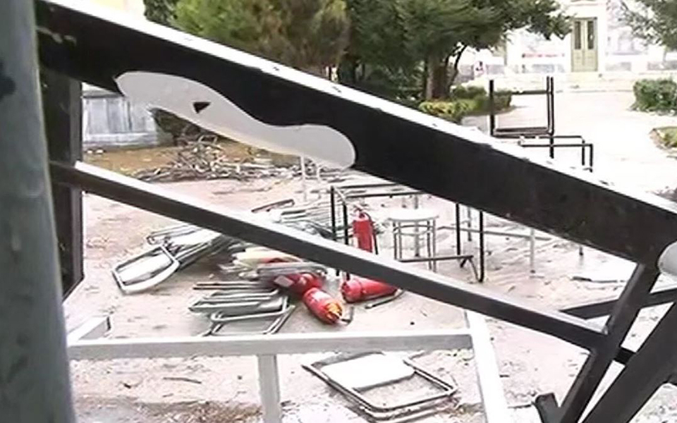 Φωτογραφίες από καταστροφές σε πανεπιστήμια κατέθεσε στη Βουλή ο Κ. Μητσοτάκης-2