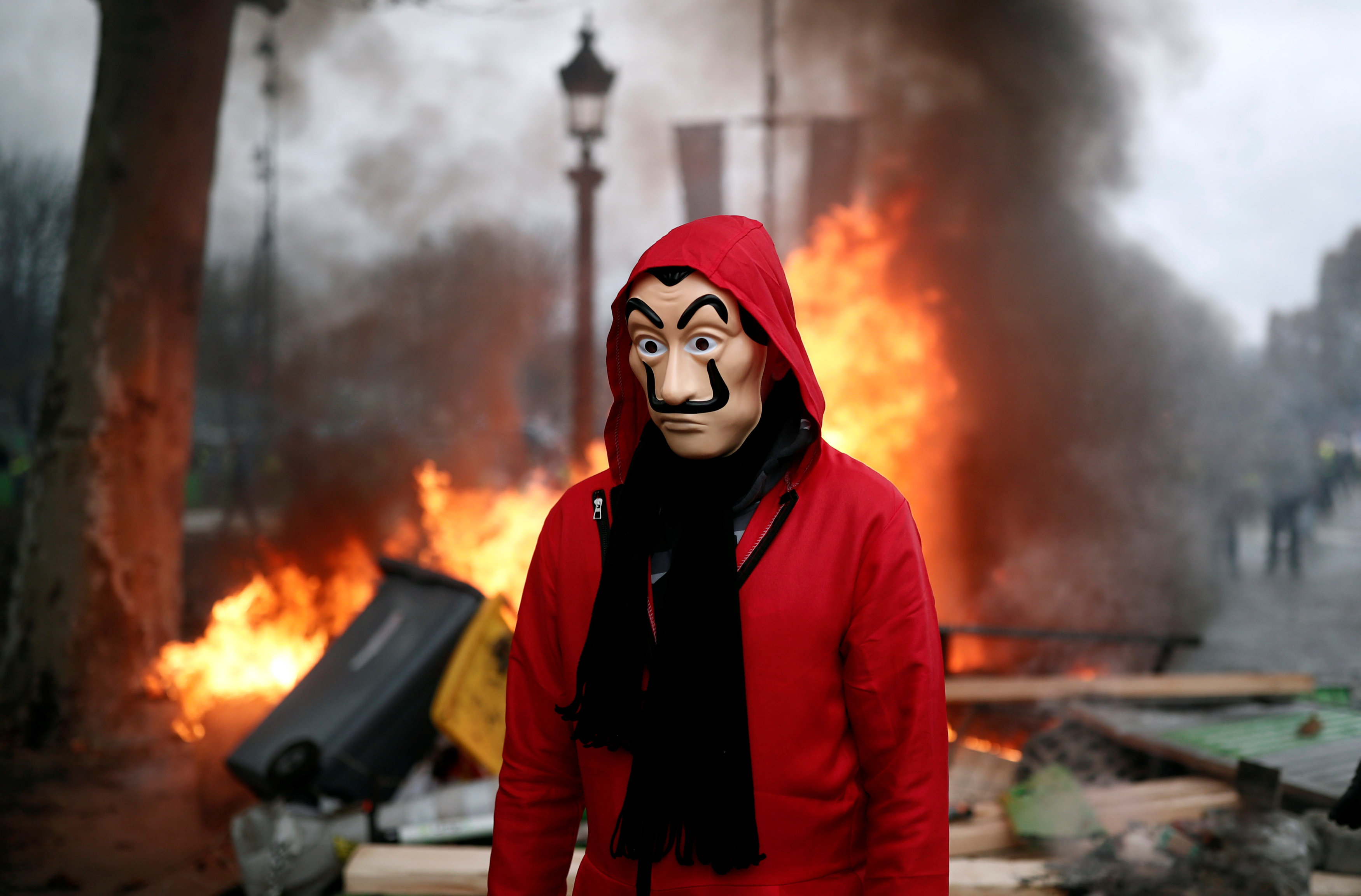 Επεισόδια στις κινητοποιήσεις των «κίτρινων γιλέκων» στο Παρίσι-4