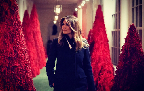 Η Melania Trump στόλισε στον Λευκό Οίκο και το Twitter σχολιάζει…-1