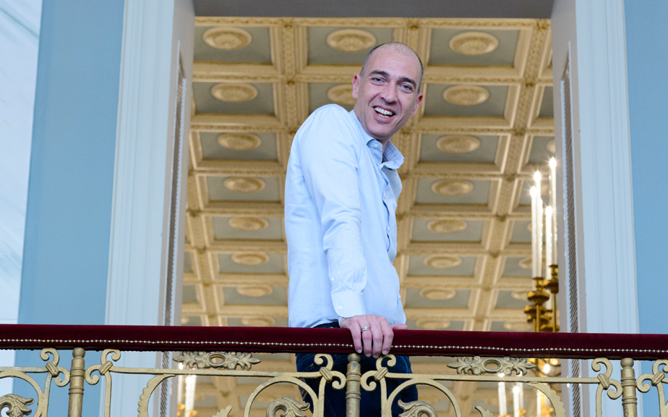 «Η κρίση μάς έκανε όλους λίγο Σκρουτζ»-1