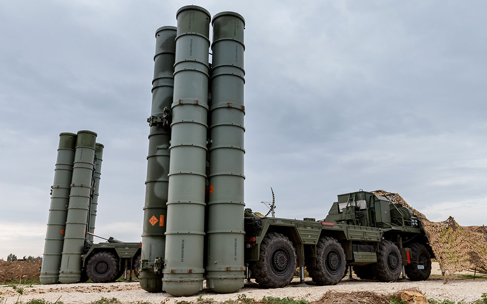 Κλιμάκωση της κρίσης στην Κριμαία: Η Ρωσία εγκατέστησε τους S-400-1