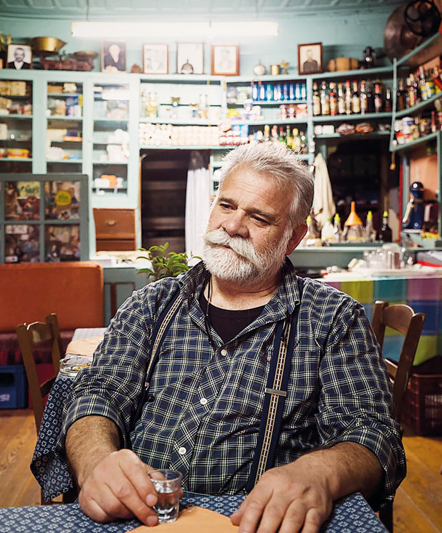 Καλαρρύτες | Ιωάννινα: Μια φωλιά από πέτρα-1