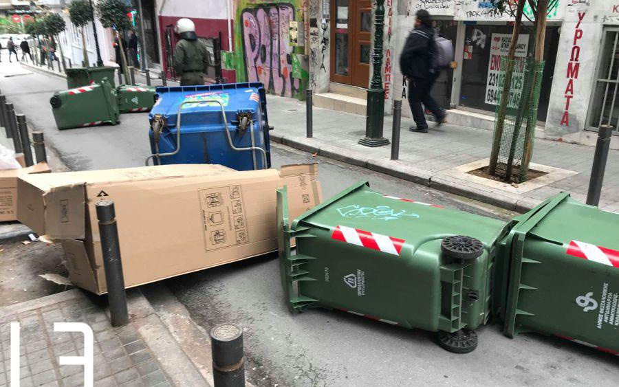 Ενταση στα μαθητικά συλλαλητήρια σε Αθήνα και Θεσσαλονίκη (φωτογραφίες-βίντεο)-7