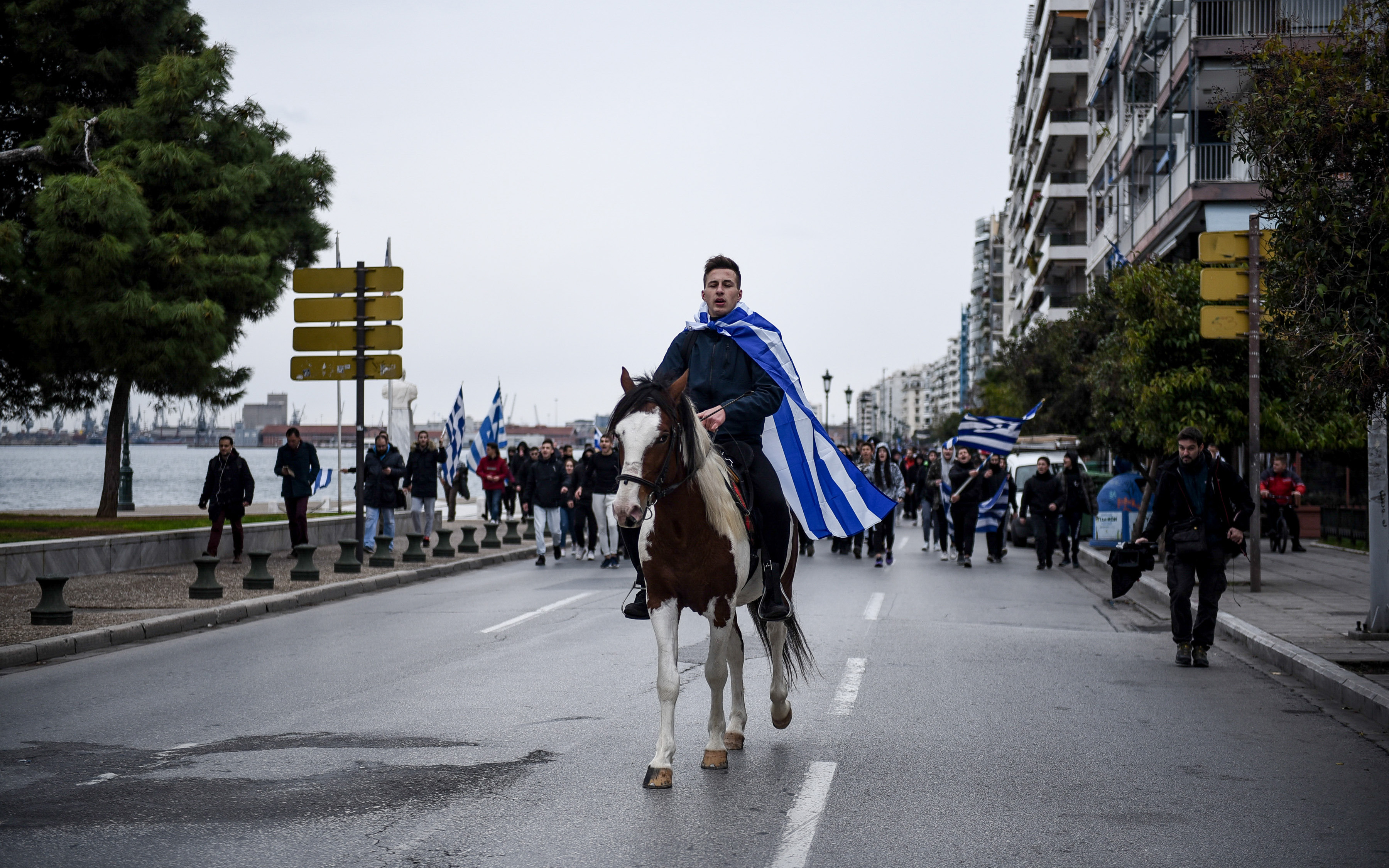 Ενταση στα μαθητικά συλλαλητήρια σε Αθήνα και Θεσσαλονίκη (φωτογραφίες-βίντεο)-8
