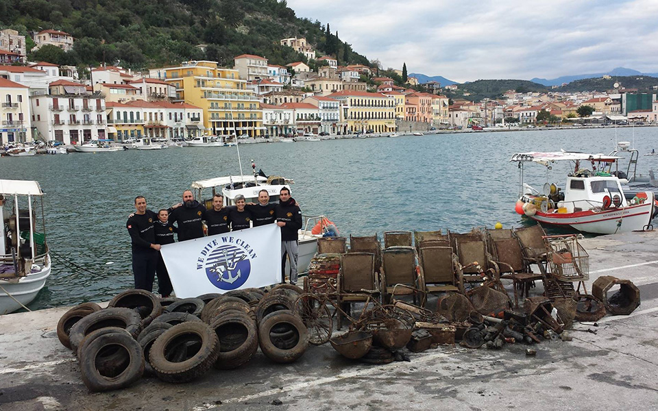 Από ελαστικά μέχρι καρότσια σούπερ μάρκετ και ποδήλατα στο βυθό του Γυθείου (φωτογραφίες)-5