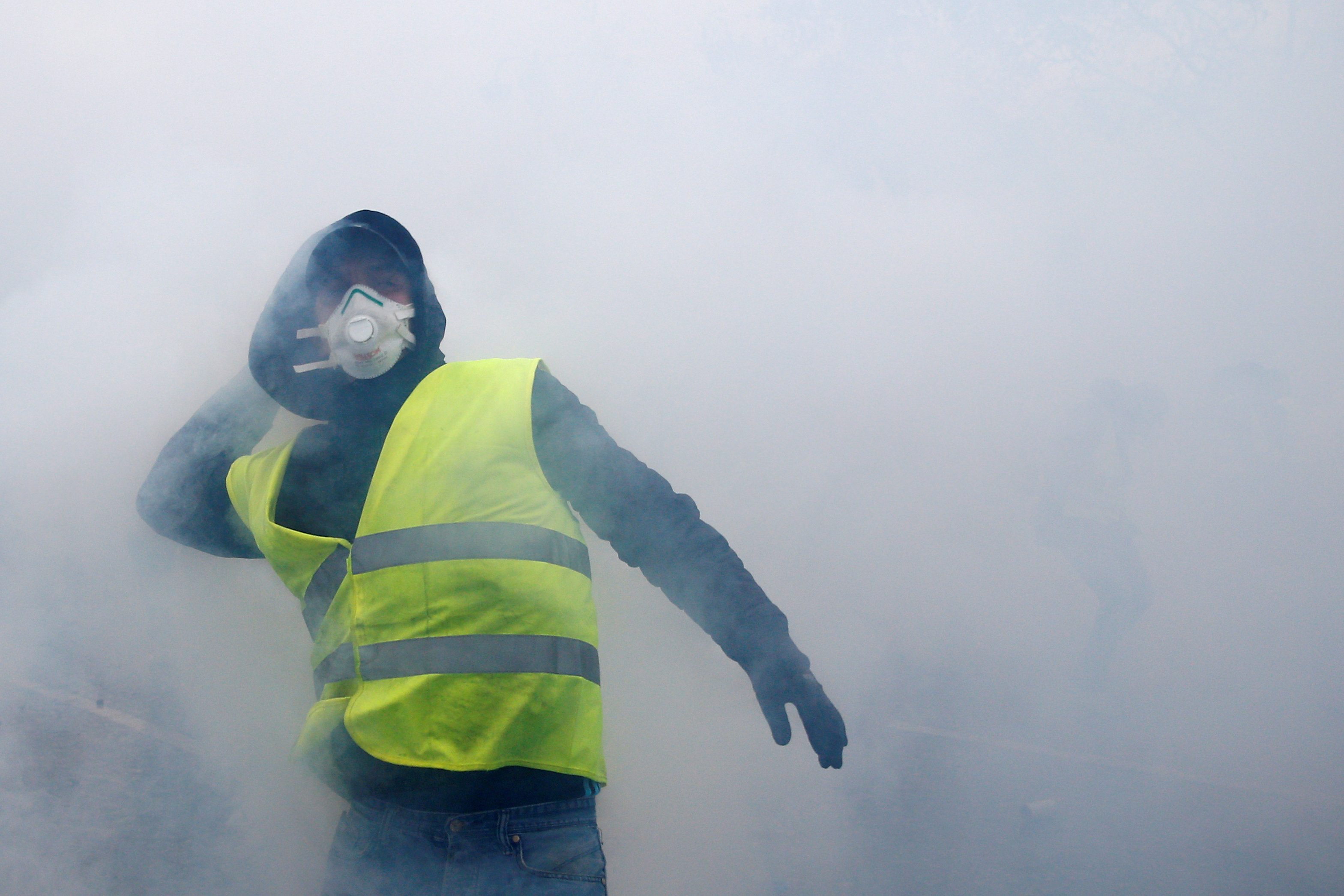 Σκηνές αντάρτικου πόλης στην καρδιά του Παρισιού – Δεκάδες τραυματίες, εκατοντάδες συλλήψεις-8