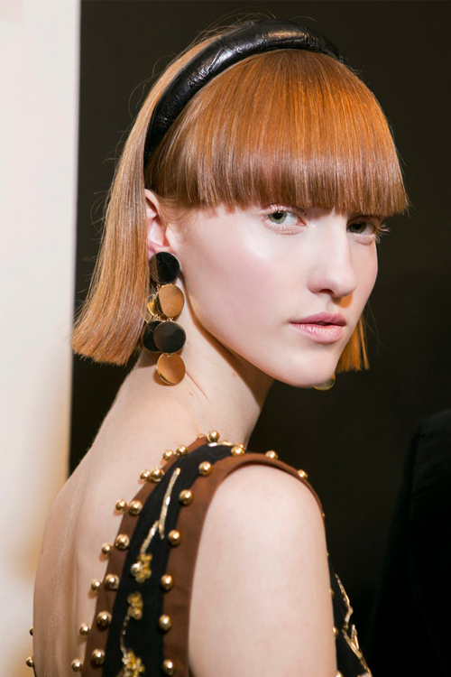 4 hair looks για τις γιορτές όταν δεν σου περισσεύει χρόνος-1