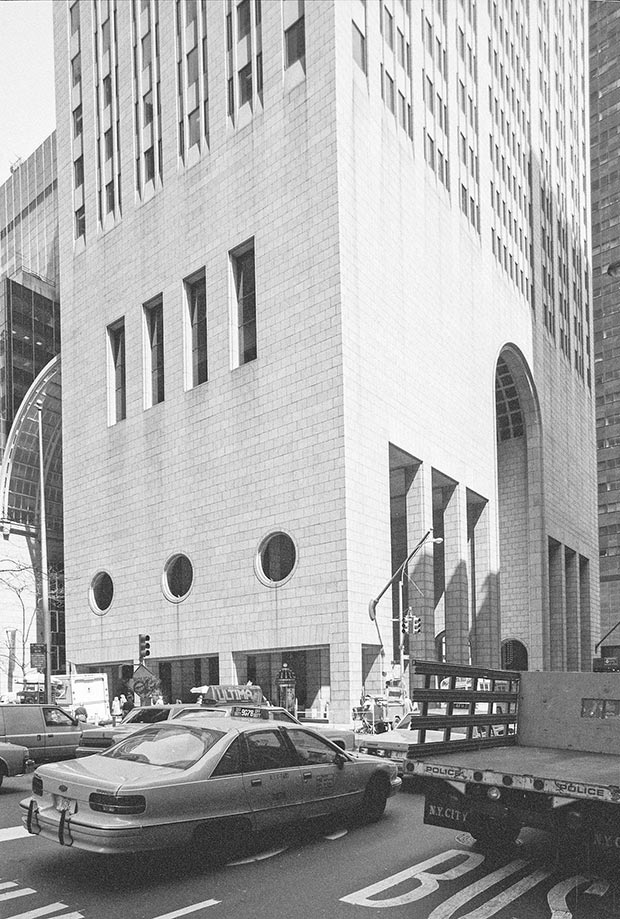 New York Times: Αξίζει να «διασωθεί» ο αρχιτεκτονικός μεταμοντερνισμός;-1