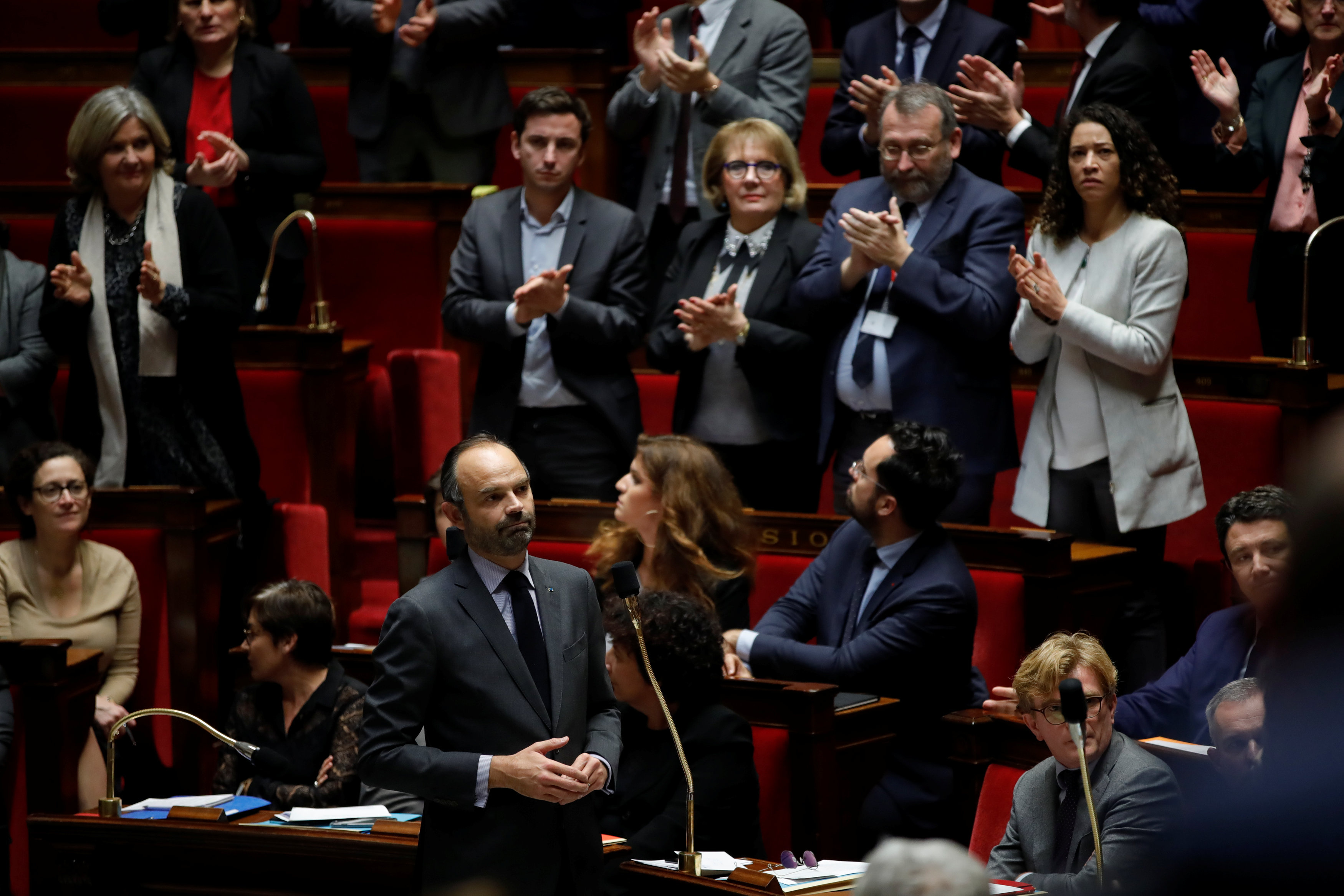 Ο Γάλλος πρωθυπουργός ανακοίνωσε την 6μηνη αναστολή των δημοσιονομικών μέτρων-1