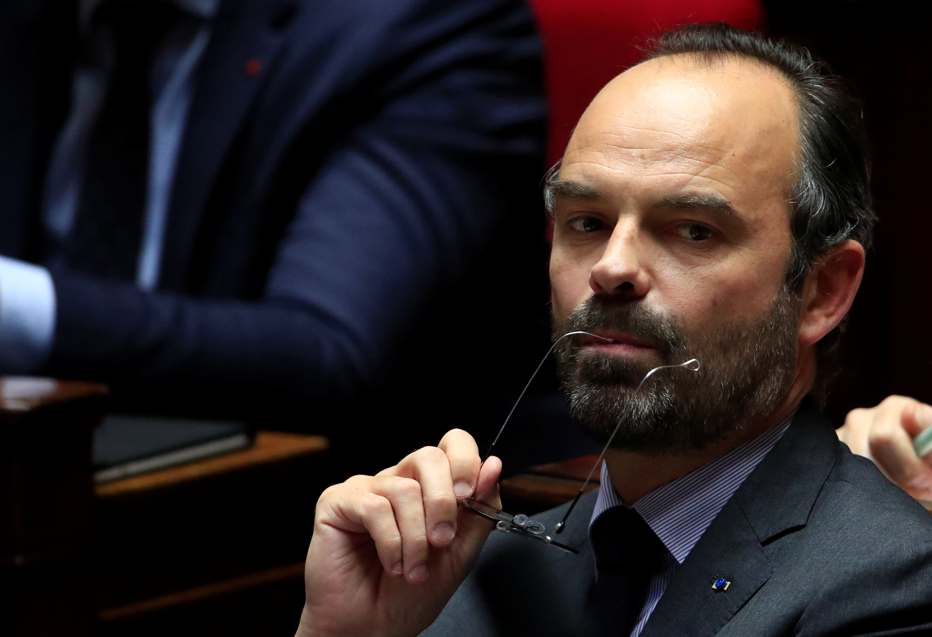 Ο Γάλλος πρωθυπουργός ανακοίνωσε την 6μηνη αναστολή των δημοσιονομικών μέτρων-2