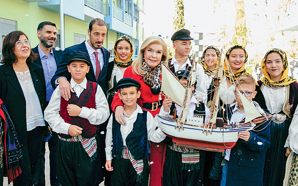 O αυθεντικός Αγιος Βασίλης από το Ροβανιέμι βρέθηκε κοντά στα παιδιά της «ΕΛΠΙΔΑΣ»-1