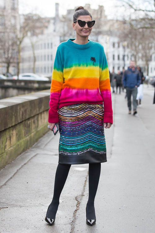 5 σύνολα που θα σε πείσουν ότι το μαύρο καλσόν δεν είναι και τόσο άσχημο τελικά…-5