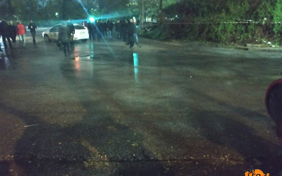 Θεσσαλονίκη: Ενταση στον Λευκό Πύργο και προσαγωγές έξω από το Παλέ Ντε Σπορ (φωτογραφίες)-1