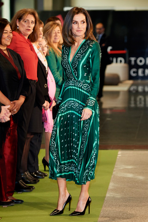 Βρήκαμε το chic φόρεμα της βασίλισσας Letizia και έχει 30% έκπτωση-1