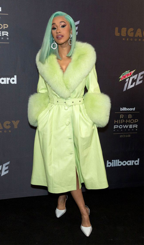 Αυτό είναι το πιο δημοφιλές παλτό στο Instagram για το 2018-3