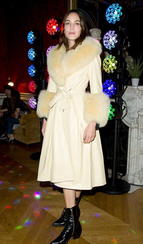 Αυτό είναι το πιο δημοφιλές παλτό στο Instagram για το 2018-4