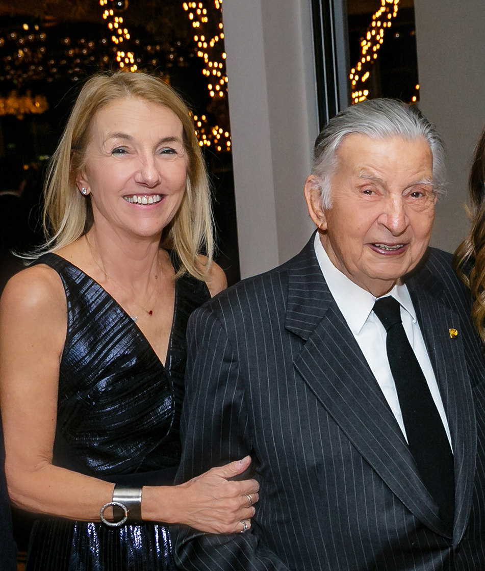 Ο πρέσβης της Νορβηγίας Γιορν Γκέλσταντ βράβευσε τον πρόξενο Γιάννη Σαραντίτη για την προσφορά του-1