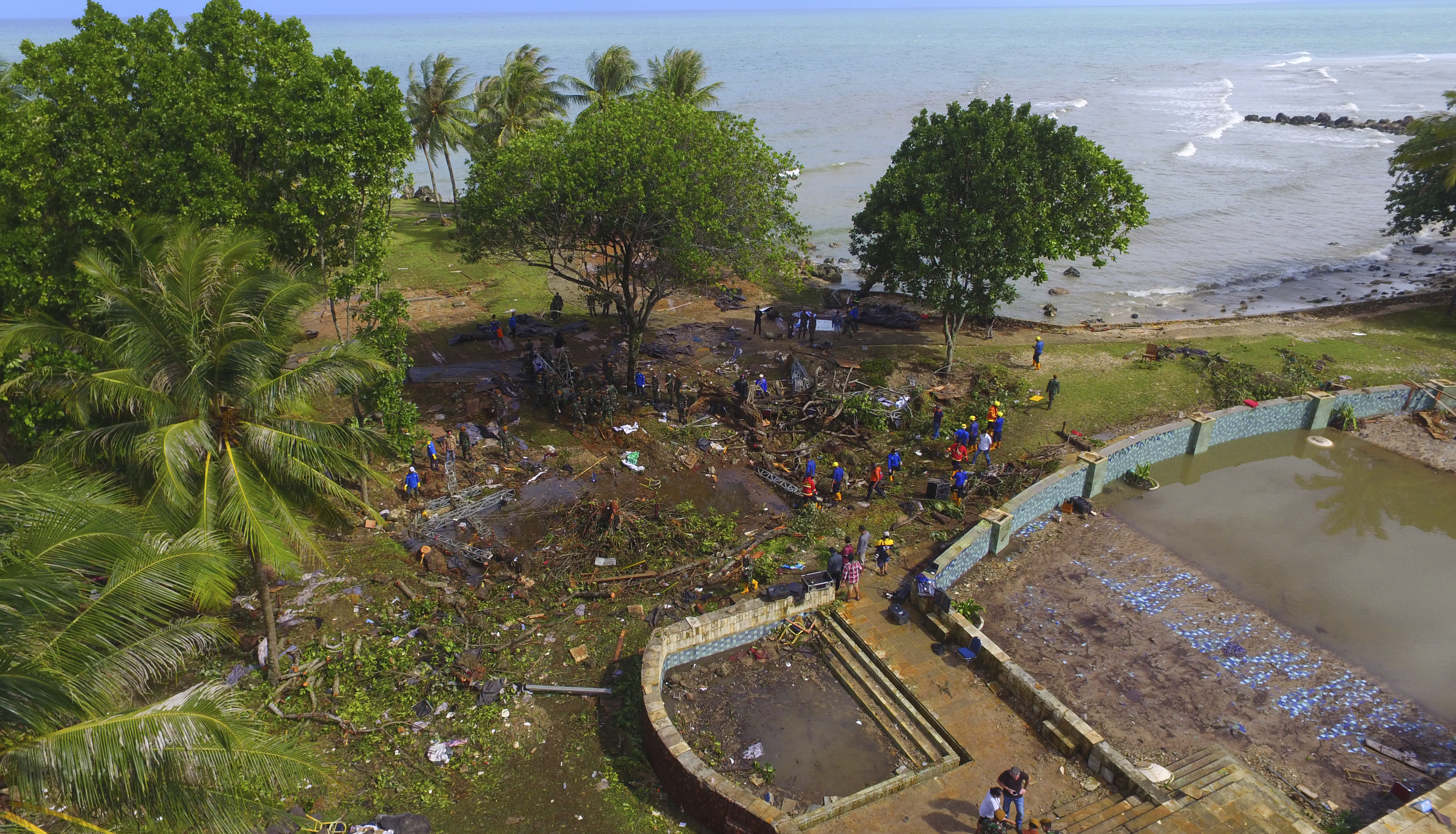Στους 373 οι νεκροί από το τσουνάμι στην Ινδονησία-3