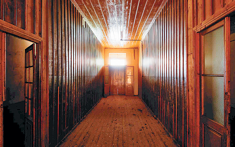 Σκιές και φως στον «Παπαστράτο» στο Αγρίνιο-1