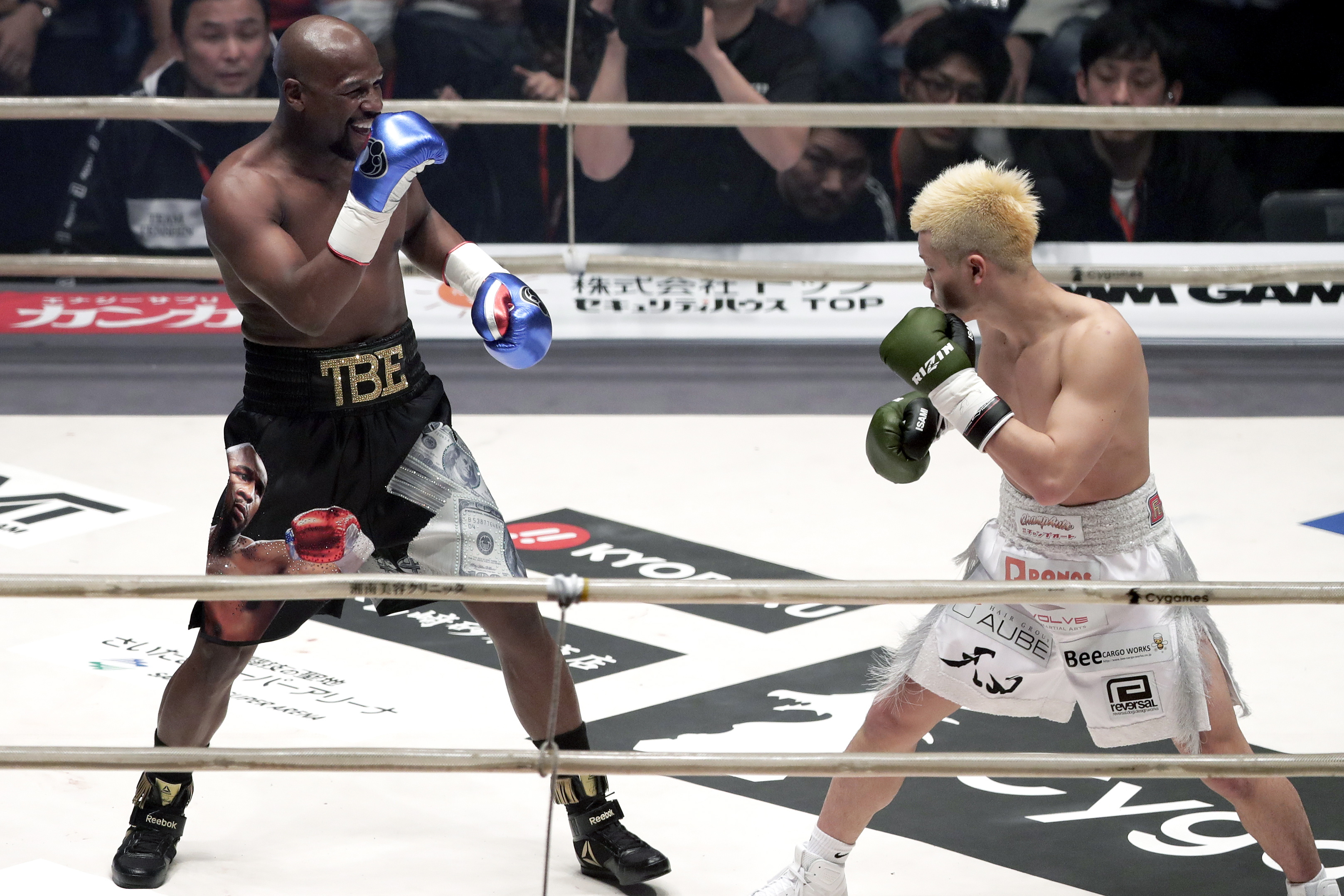 Ο εορτασμός της Πρωτοχρονιάς στην Αθήνα και σε άλλες μεγάλες πόλεις του κόσμου (βίντεο – φωτογραφίες)-13