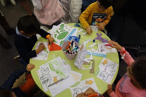 ΓΑΙΑ: γιορτινοί  δεινόσαυροι-1