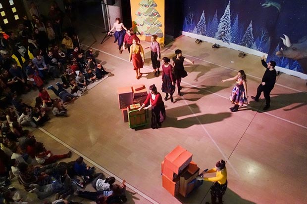 ΓΑΙΑ: γιορτινοί  δεινόσαυροι-2