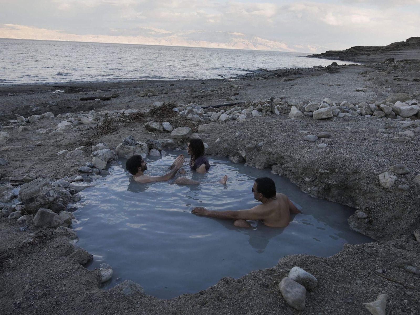 Η απέραντη Νεκρά Θάλασσα κινδυνεύει να μετατραπεί σε μία μικρή λιμνούλα-1