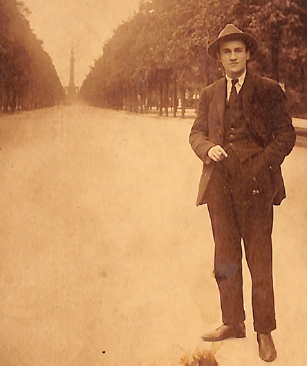 Το φαινόμενο Νίκος Σκαλκώτας-2