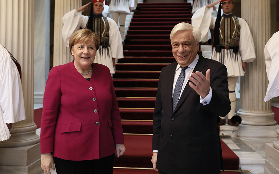 Μέρκελ: Υπόθεση καρδιάς να στηρίξουμε την Ελλάδα-2