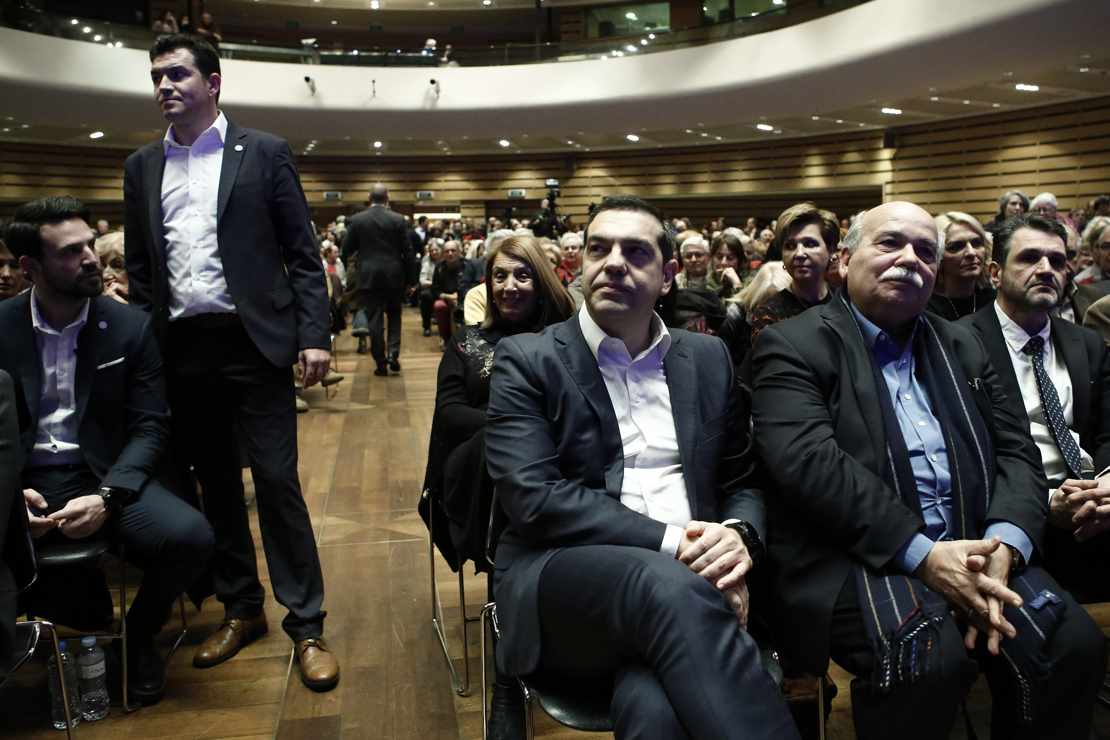 Τσίπρας: Στα ιστορικά διλήμματα πρέπει να παίρνονται ιστορικές αποφάσεις (βίντεο – φωτογραφίες)-5