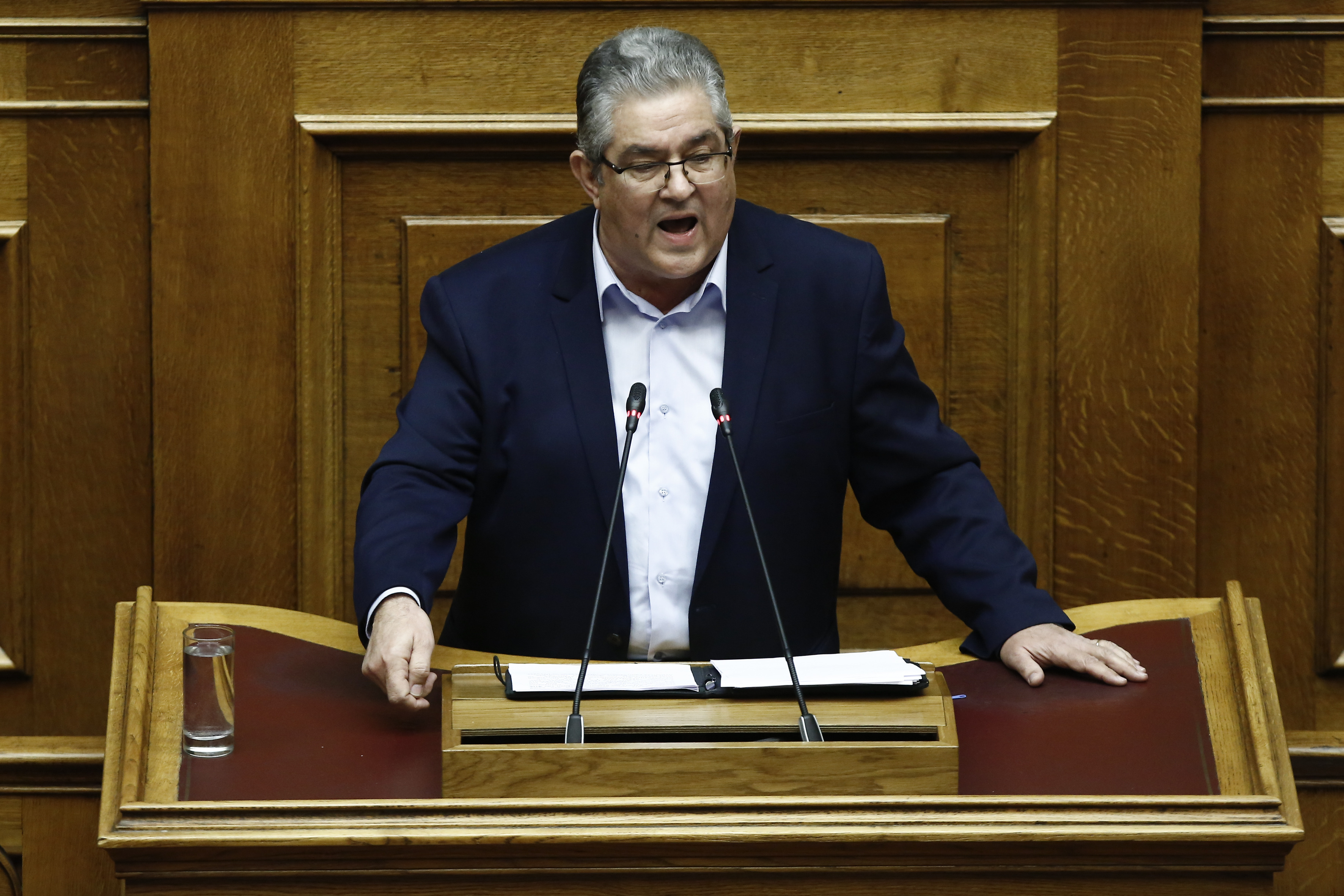 Με υψηλούς τόνους σε προεκλογικό φόντο η συζήτηση για την ψήφο εμπιστοσύνης στη Βουλή (φωτογραφίες)-11