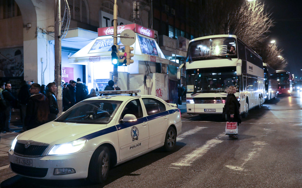 Επεισόδια και χημικά στο συλλαλητήριο στο Σύνταγμα – Επτά συλλήψεις και πέντε προσαγωγές (φωτογραφίες)-30