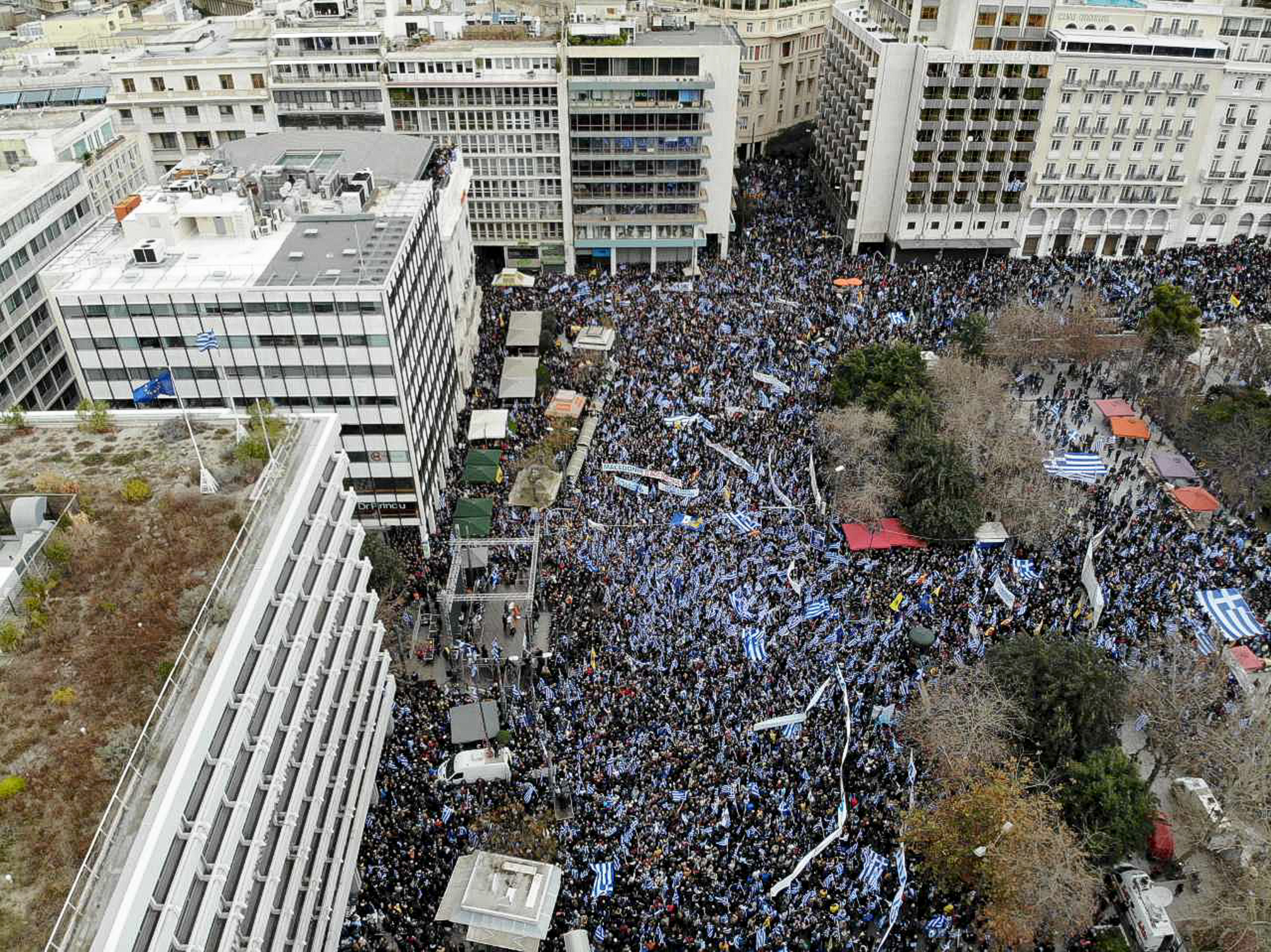 Επεισόδια και χημικά στο συλλαλητήριο στο Σύνταγμα – Επτά συλλήψεις και πέντε προσαγωγές (φωτογραφίες)-20