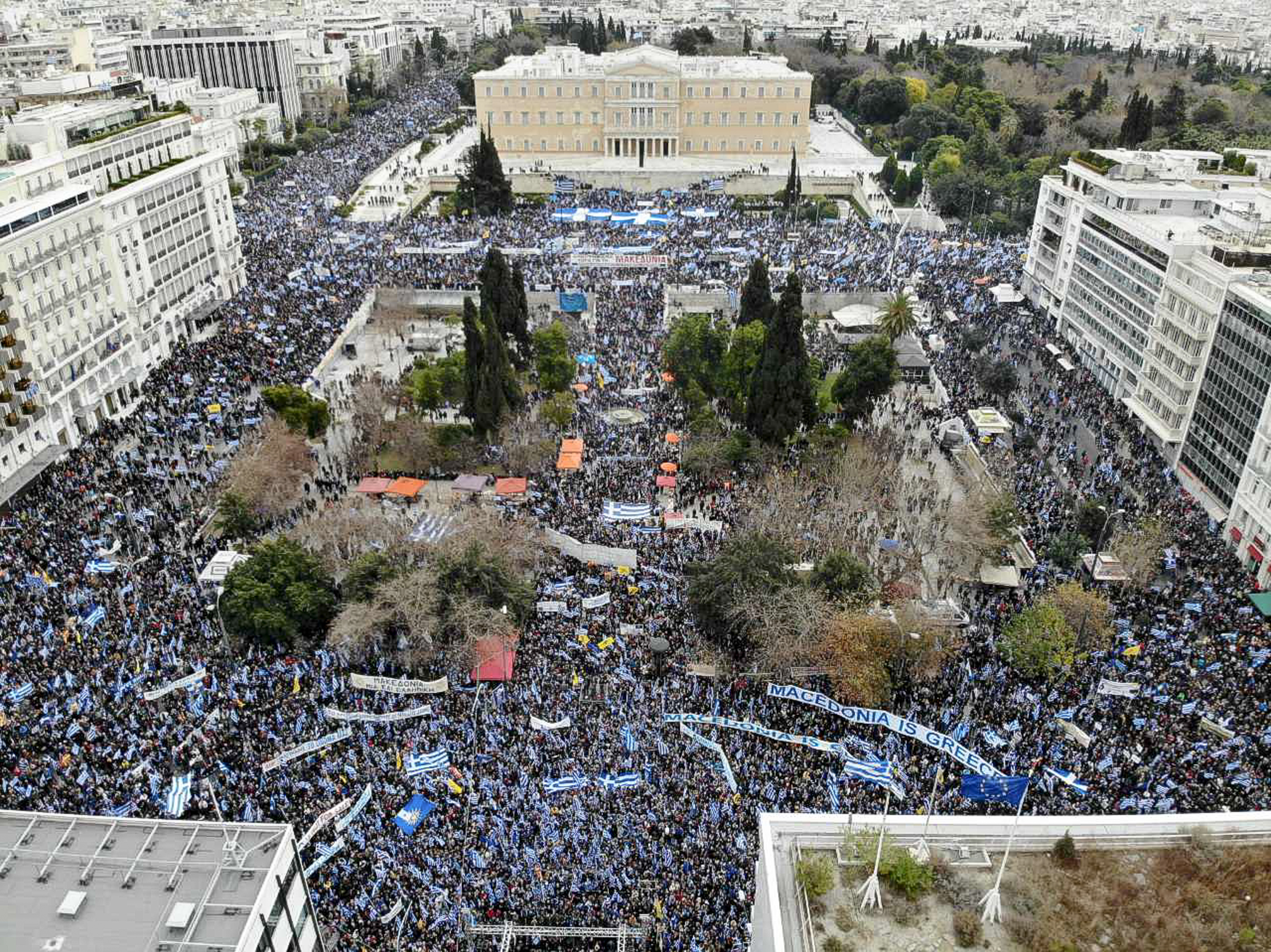 Επεισόδια και χημικά στο συλλαλητήριο στο Σύνταγμα – Επτά συλλήψεις και πέντε προσαγωγές (φωτογραφίες)-29