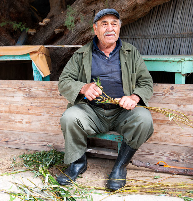 «Την καλαθοπλεκτική την έμαθα από τον πατέρα μου»-1