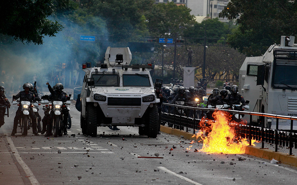 Βενεζουέλα: Κοινωνικός αναβρασμός και τουλάχιστον 13 νεκροί στις διαδηλώσεις-2