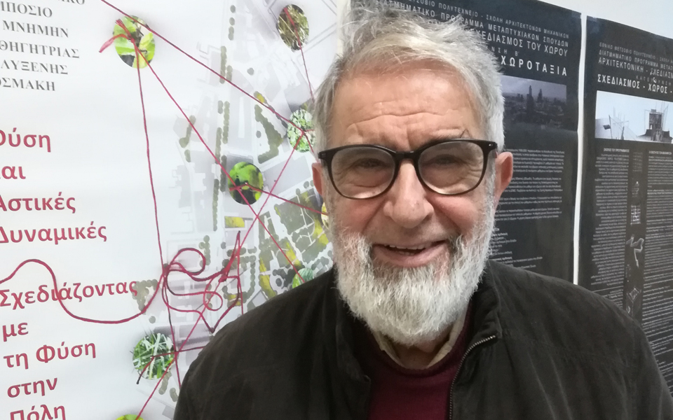 Ελληνικό, παράδειγμα ασυνέχειας-2