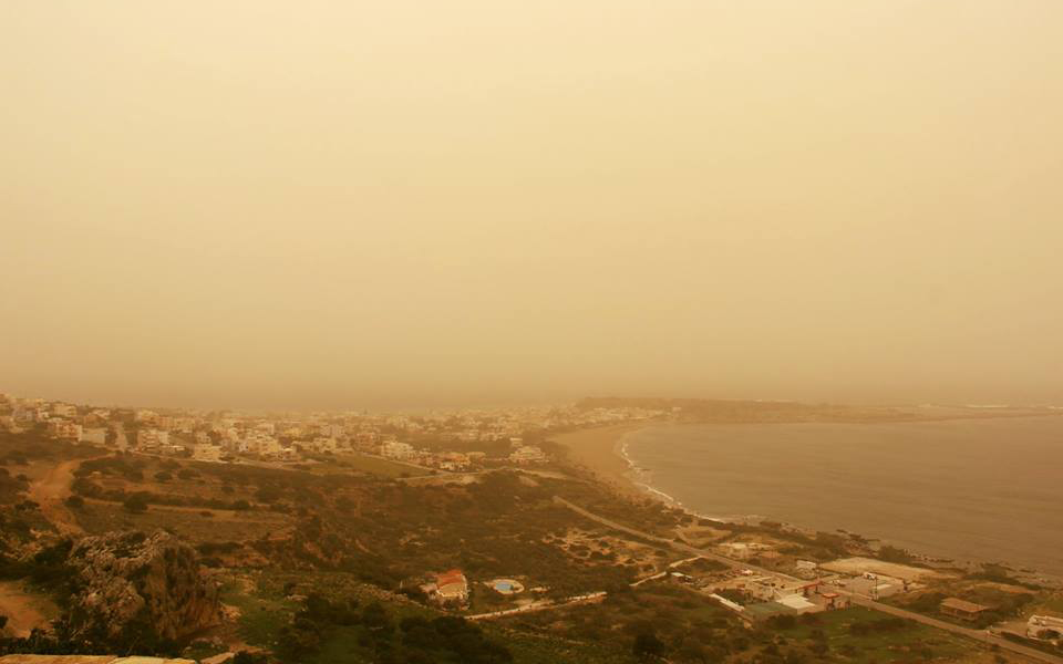 Η αφρικανική σκόνη «σκέπασε» την Κρήτη (φωτογραφίες)-2